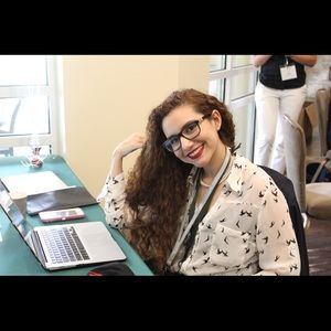 Meet your Posher, Andrea